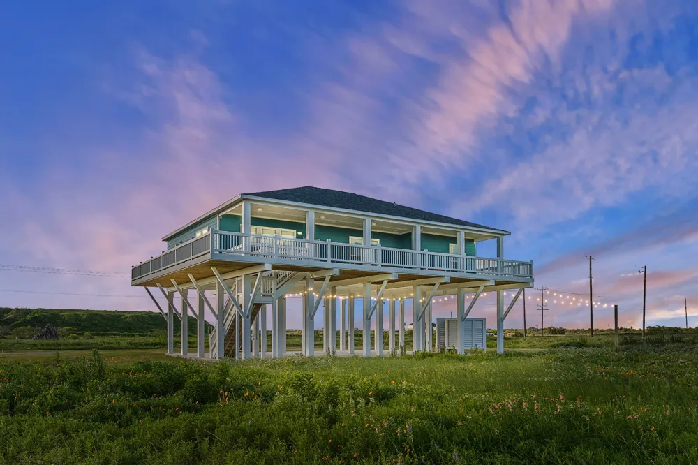 512 Caplen Shores Circle Port Bolivar, TX 77617