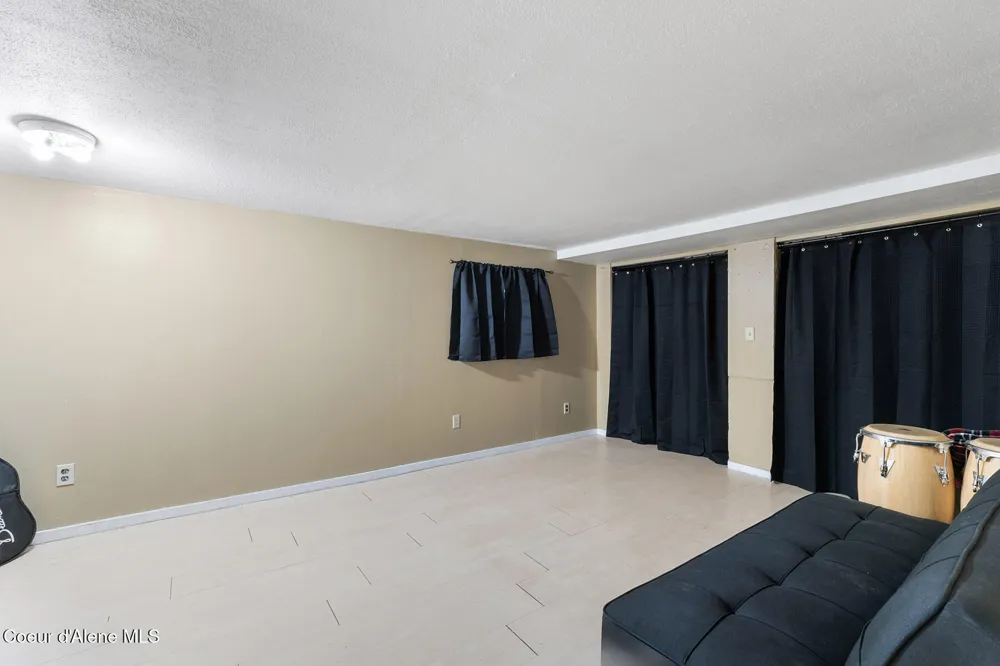 457 E Market Avenue Kellogg, ID 83837