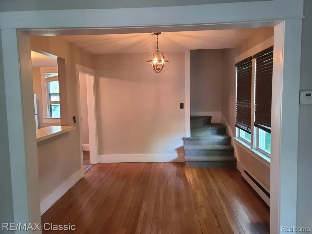 300 BAKER STREET Royal Oak City, MI 48067