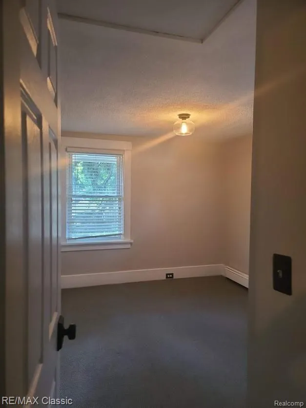 300 BAKER STREET Royal Oak City, MI 48067