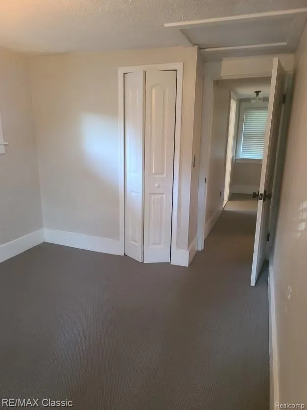 300 BAKER STREET Royal Oak City, MI 48067