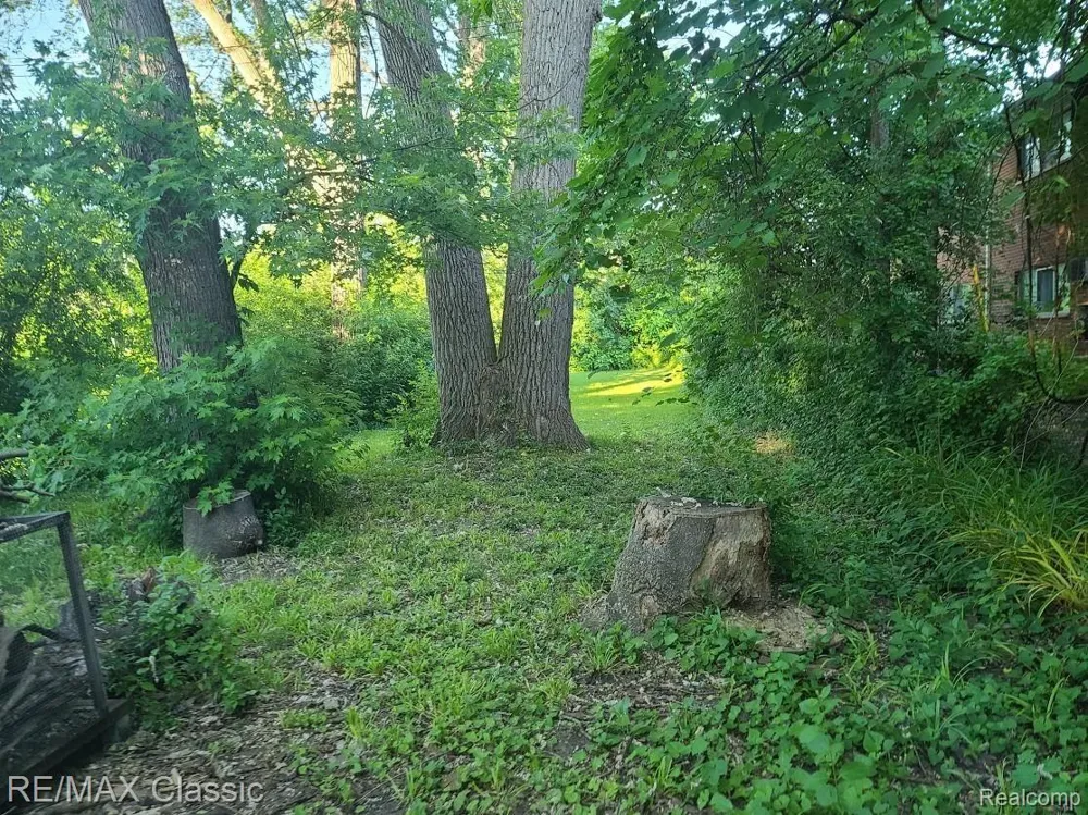 300 BAKER STREET Royal Oak City, MI 48067