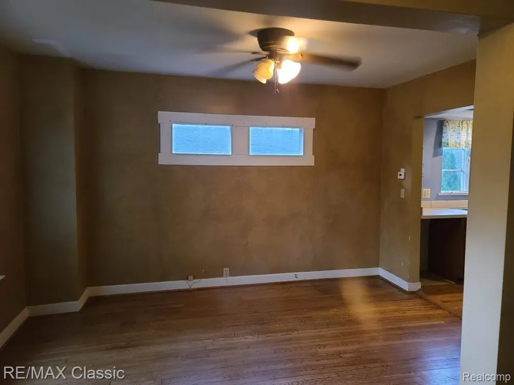 304 BAKER STREET Royal Oak City, MI 48067