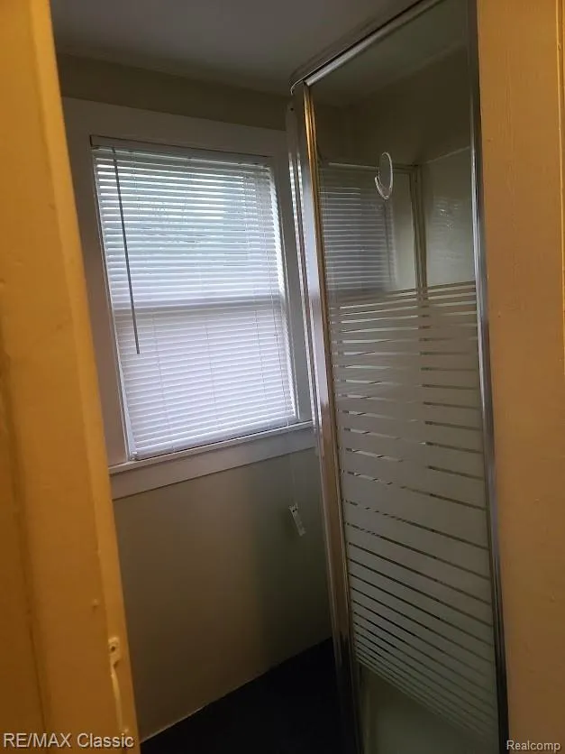 304 BAKER STREET Royal Oak City, MI 48067