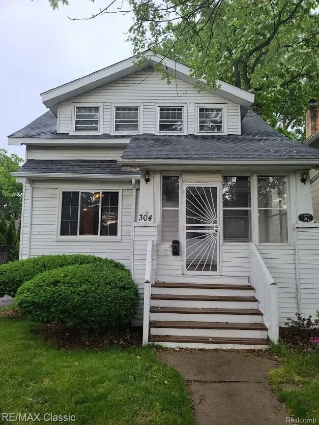 304 BAKER STREET Royal Oak City, MI 48067