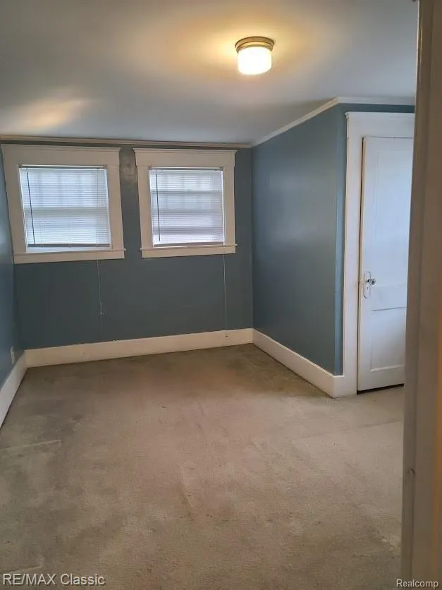 304 BAKER STREET Royal Oak City, MI 48067