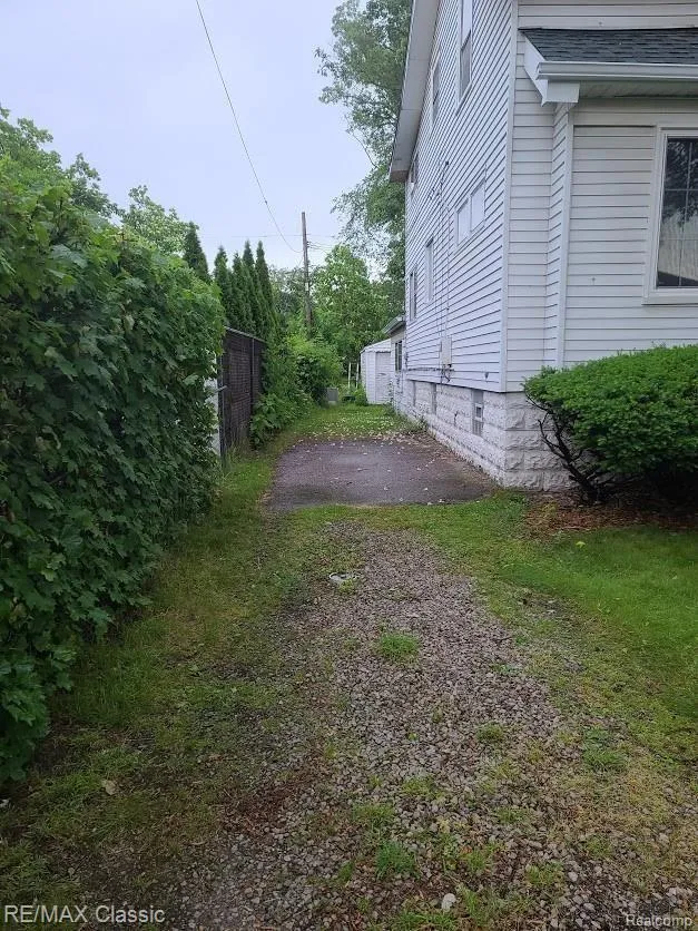 304 BAKER STREET Royal Oak City, MI 48067