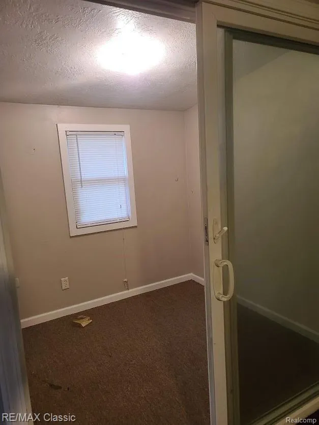 304 BAKER STREET Royal Oak City, MI 48067