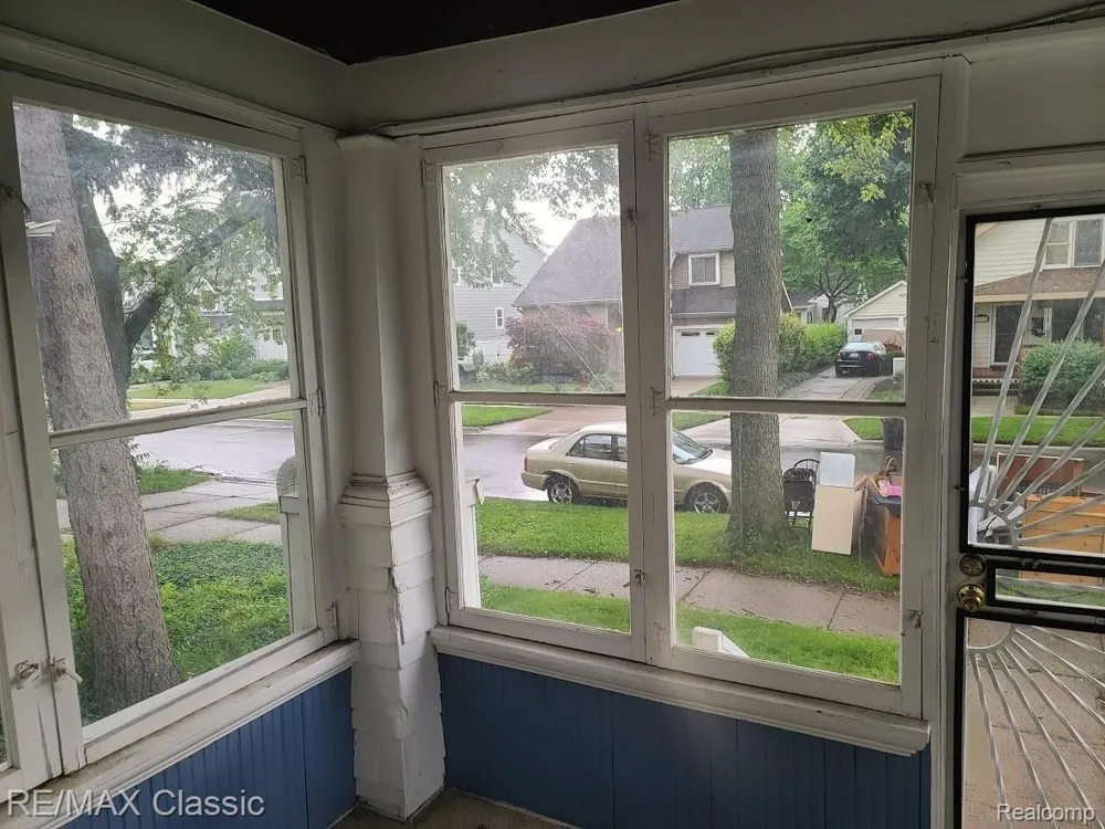 304 BAKER STREET Royal Oak City, MI 48067
