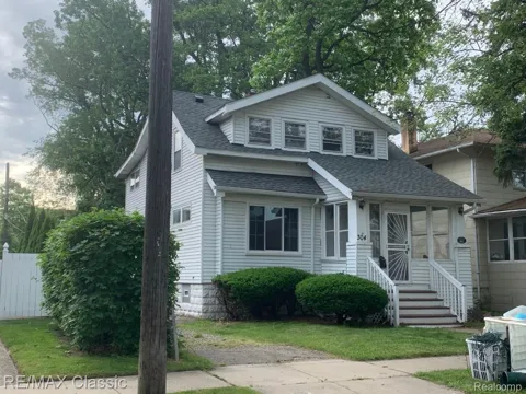 304 BAKER STREET
