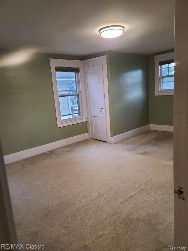 304 BAKER STREET Royal Oak City, MI 48067