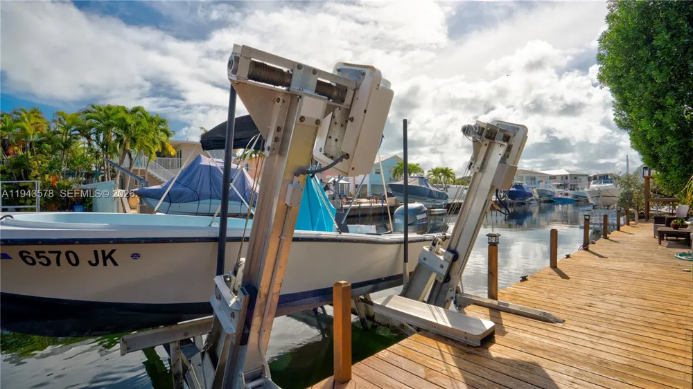 150 Azalea St. Plantation Key, FL 33070