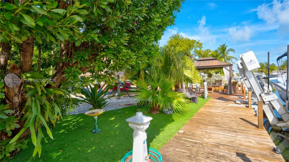 150 Azalea St. Plantation Key, FL 33070