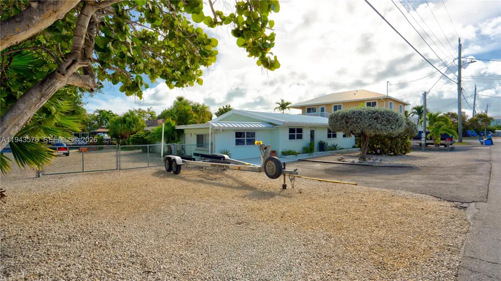150 Azalea St. Plantation Key, FL 33070
