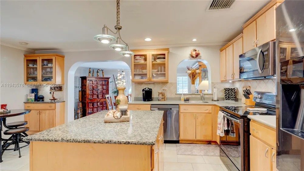 150 Azalea St. Plantation Key, FL 33070