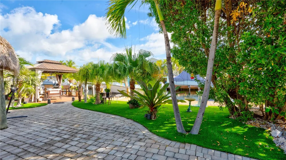 150 Azalea St. Plantation Key, FL 33070