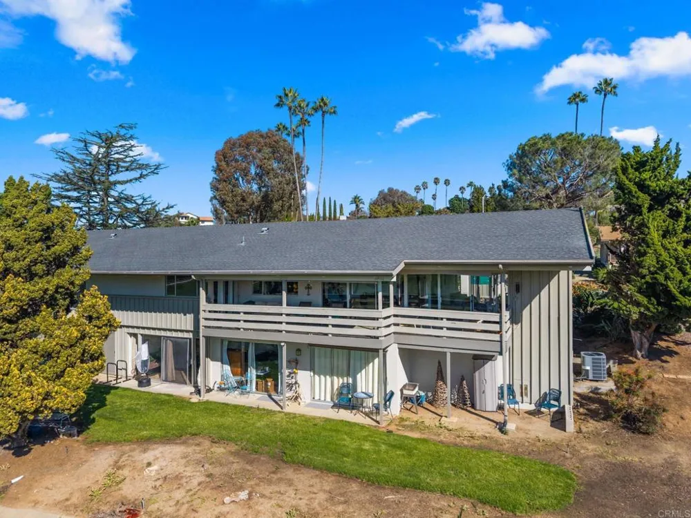 32 Via Casitas Bonsall, CA 92003