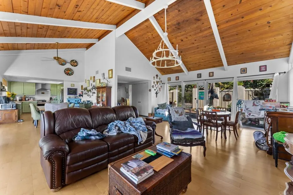 32 Via Casitas Bonsall, CA 92003