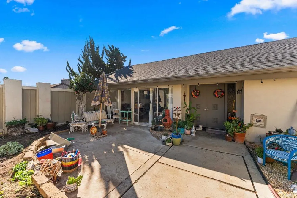 32 Via Casitas Bonsall, CA 92003