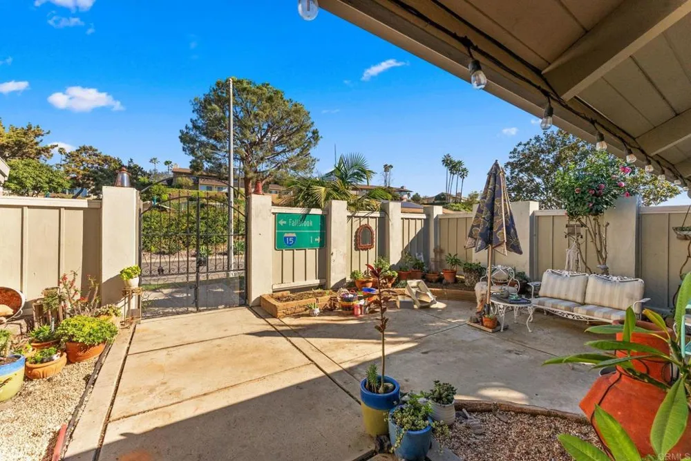 32 Via Casitas Bonsall, CA 92003