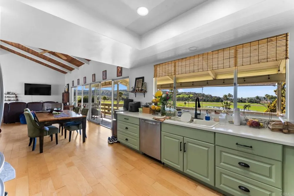 32 Via Casitas Bonsall, CA 92003