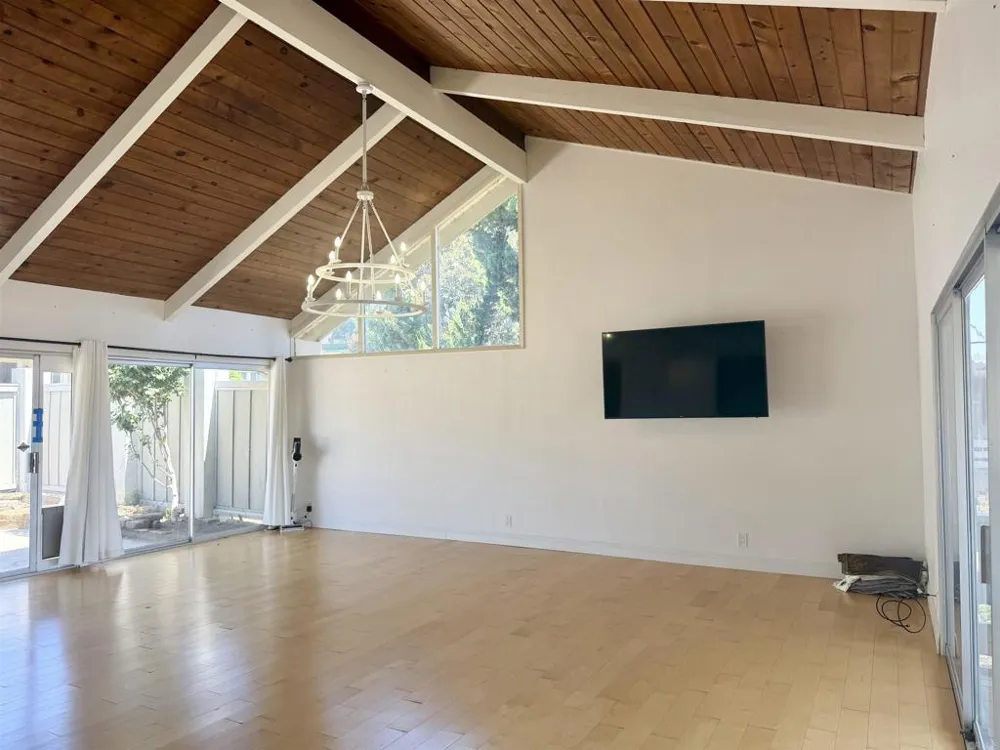32 Via Casitas Bonsall, CA 92003