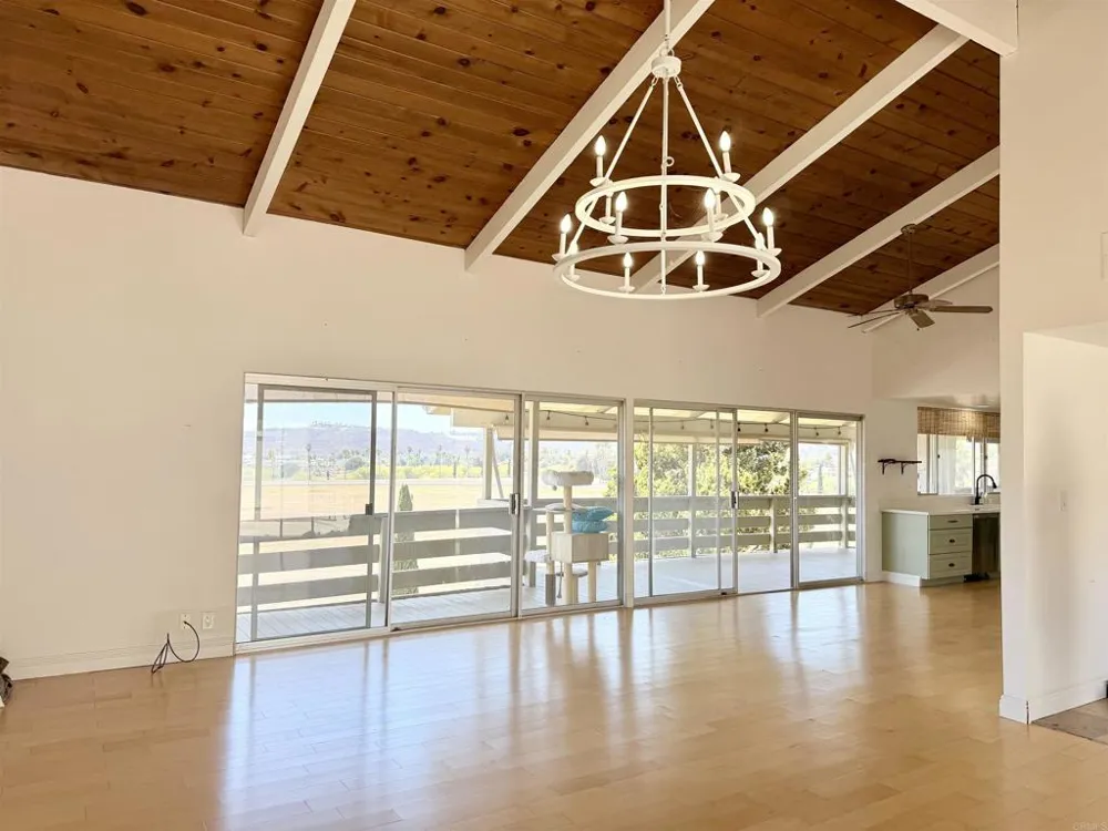 32 Via Casitas Bonsall, CA 92003