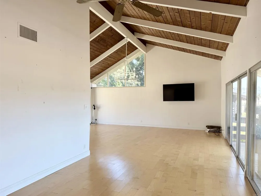 32 Via Casitas Bonsall, CA 92003