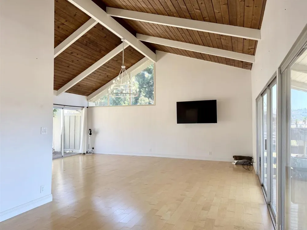 32 Via Casitas Bonsall, CA 92003
