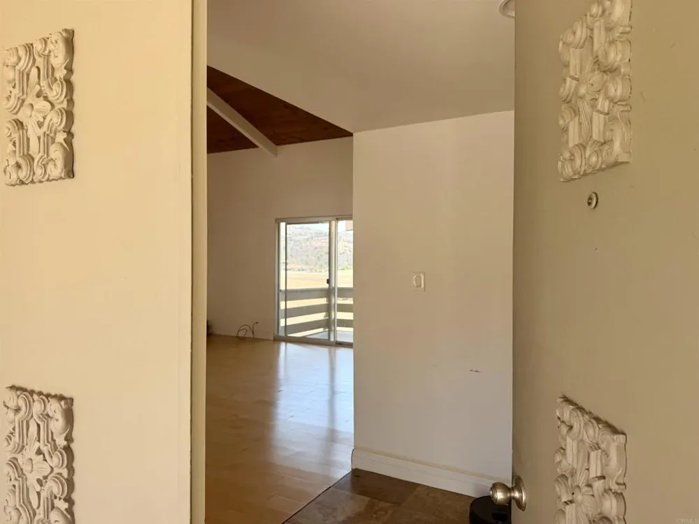 32 Via Casitas Bonsall, CA 92003