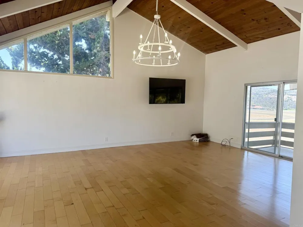 32 Via Casitas Bonsall, CA 92003