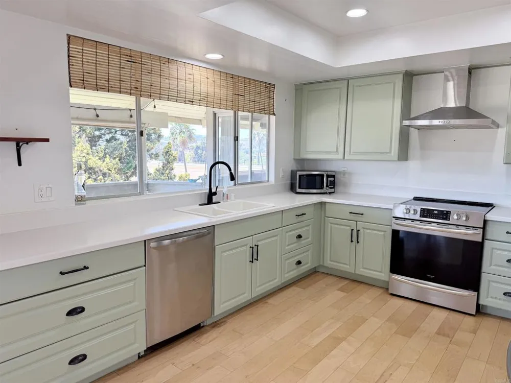 32 Via Casitas Bonsall, CA 92003