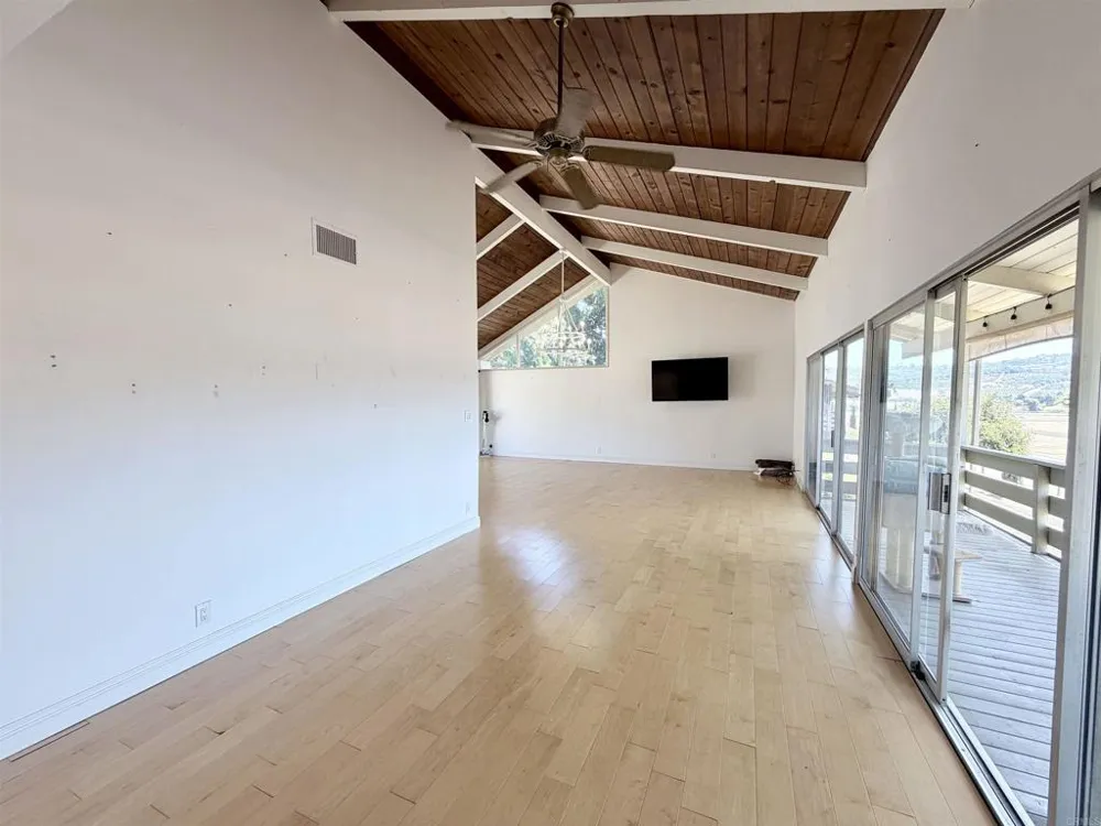 32 Via Casitas Bonsall, CA 92003