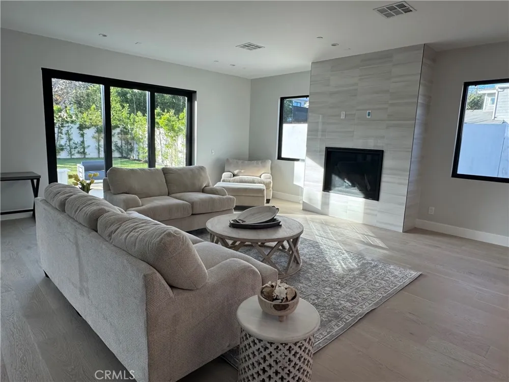 1612 Gates Avenue Manhattan Beach, CA 90266