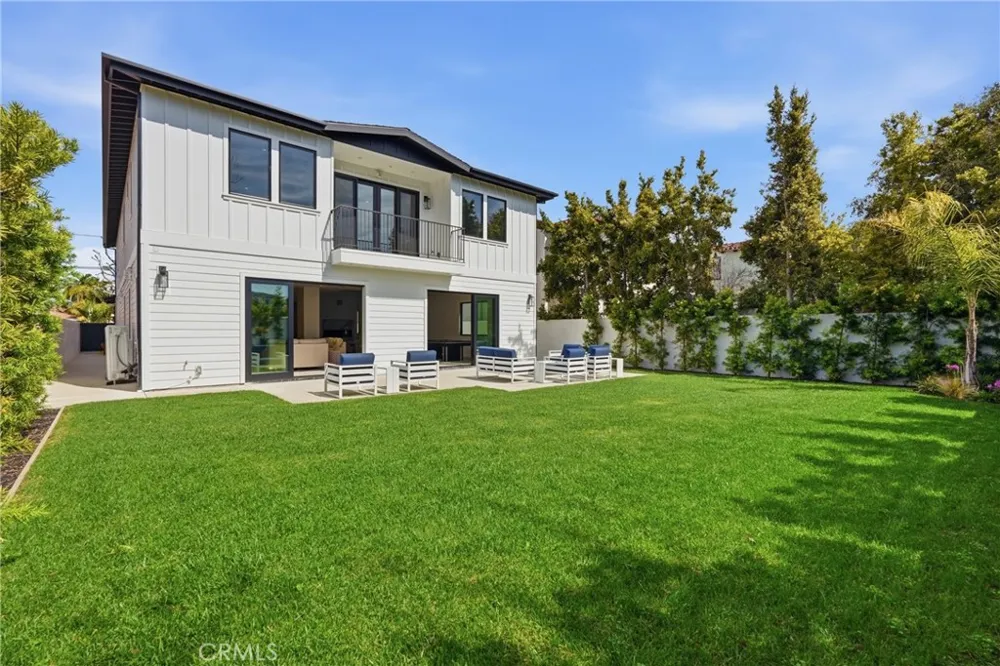 1612 Gates Avenue Manhattan Beach, CA 90266