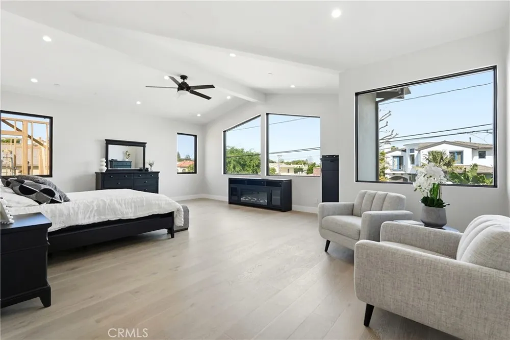 1612 Gates Avenue Manhattan Beach, CA 90266
