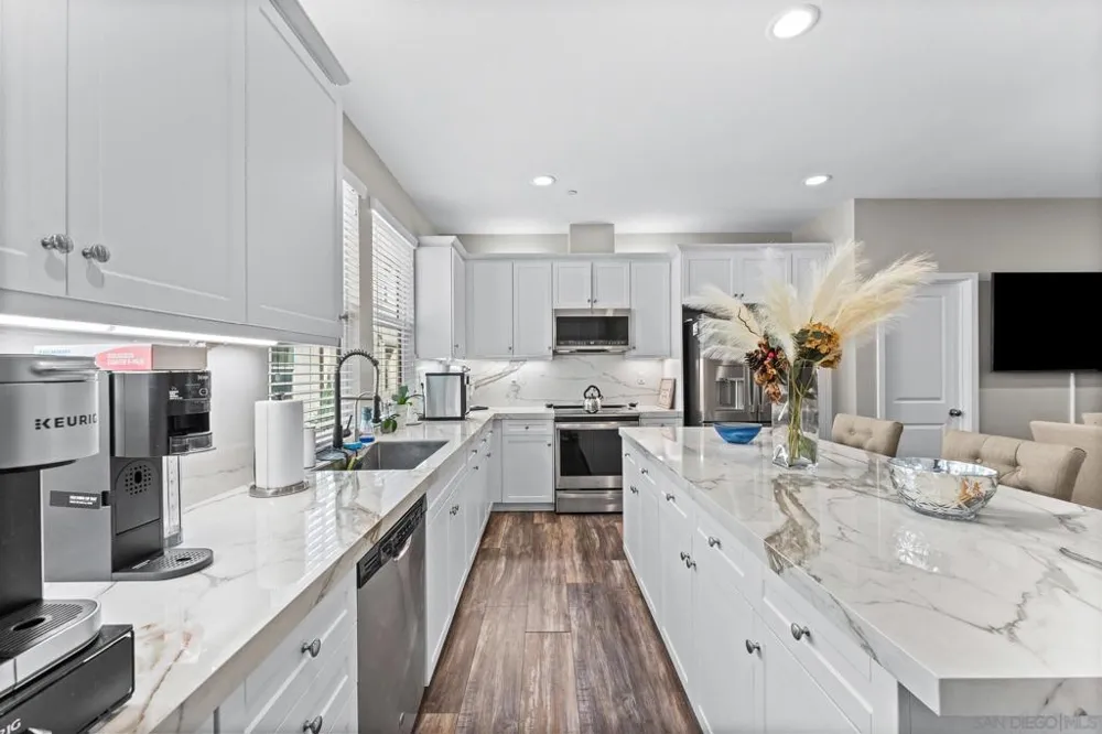 543 W Foothill Blvd #120