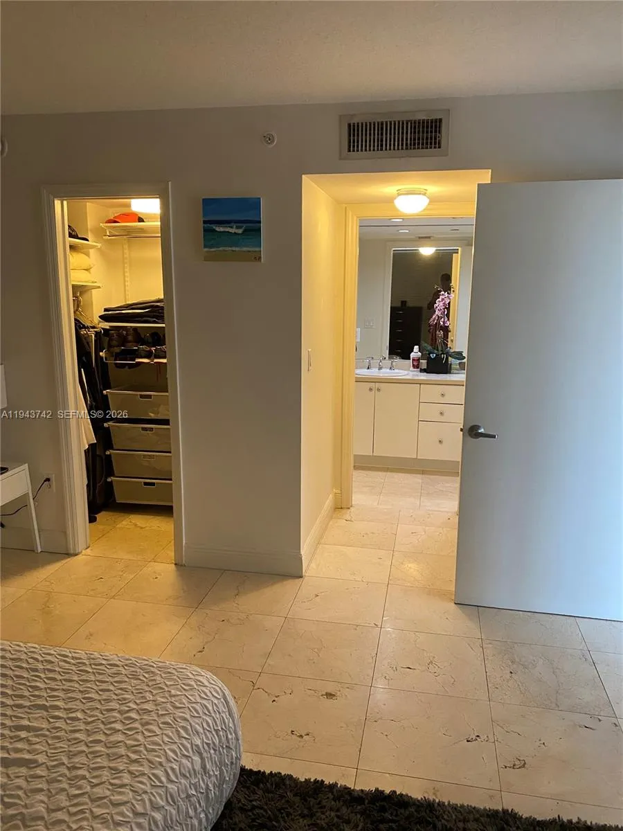 6917 Collins Ave #426 Miami Beach, FL 33141