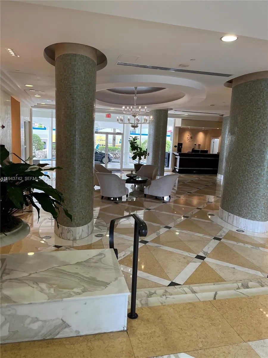 6917 Collins Ave #426 Miami Beach, FL 33141