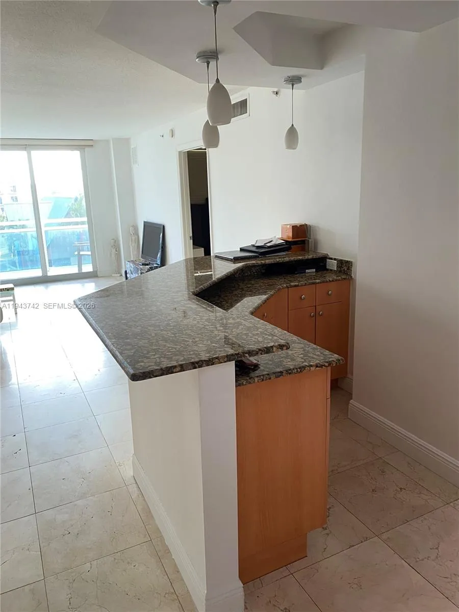 6917 Collins Ave #426 Miami Beach, FL 33141