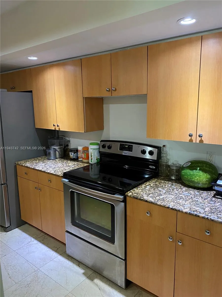 6917 Collins Ave #426 Miami Beach, FL 33141