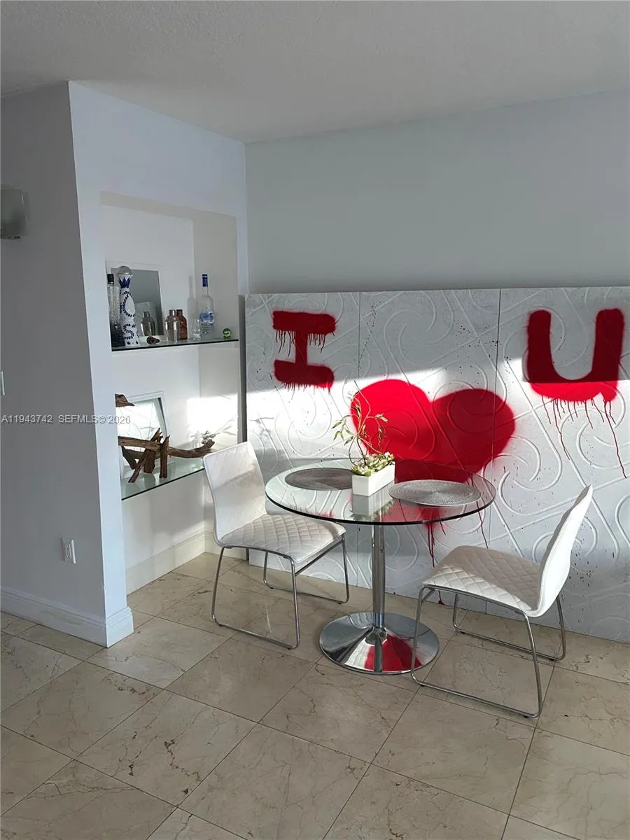 6917 Collins Ave #426 Miami Beach, FL 33141