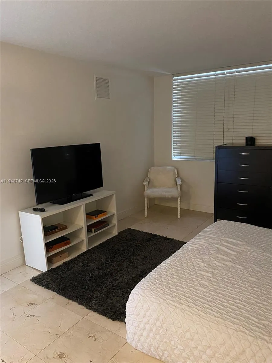 6917 Collins Ave #426 Miami Beach, FL 33141