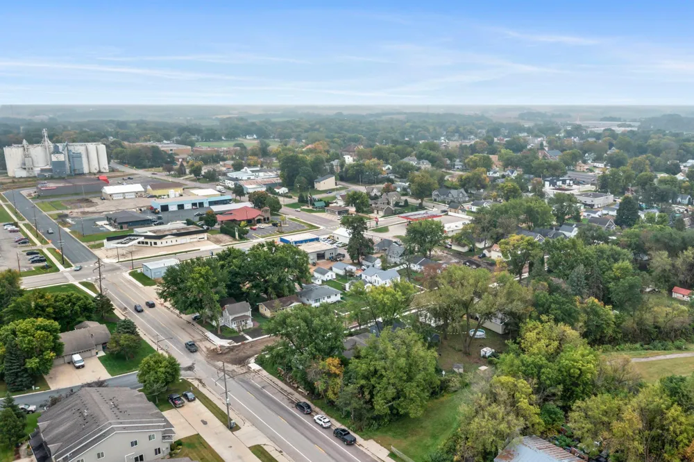406 5th Street NW Montgomery, MN 56069