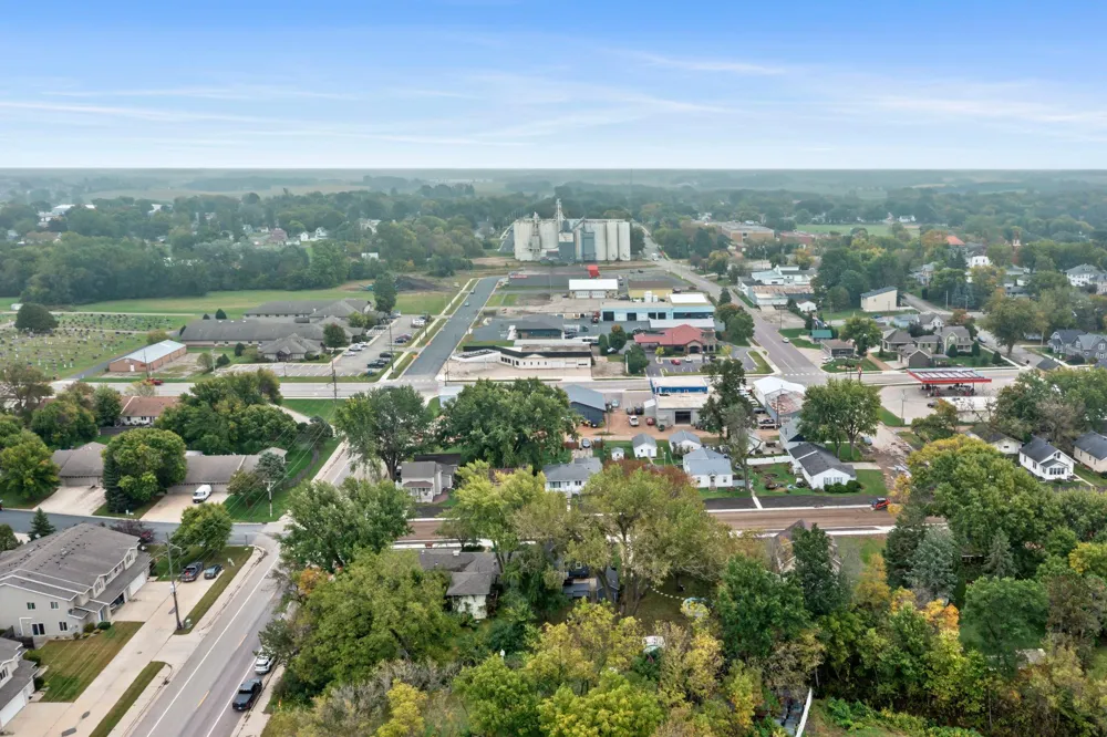 406 5th Street NW Montgomery, MN 56069