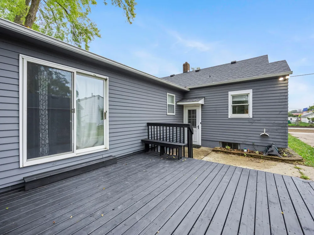 406 5th Street NW Montgomery, MN 56069