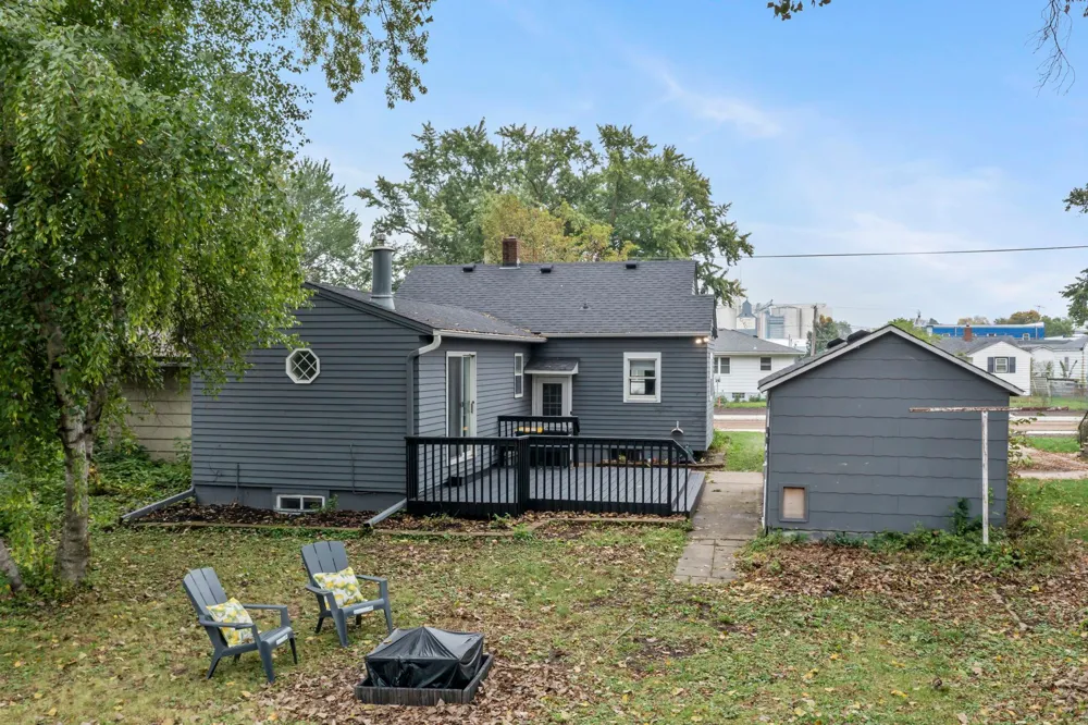 406 5th Street NW Montgomery, MN 56069
