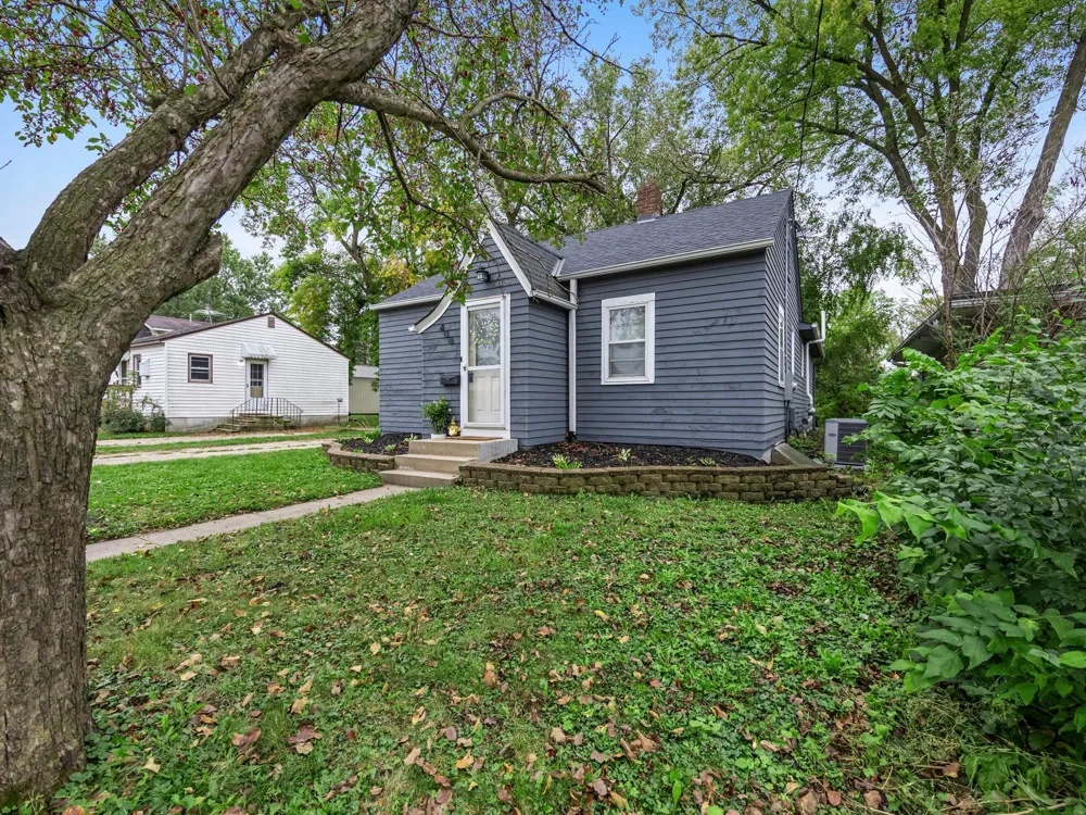 406 5th Street NW Montgomery, MN 56069