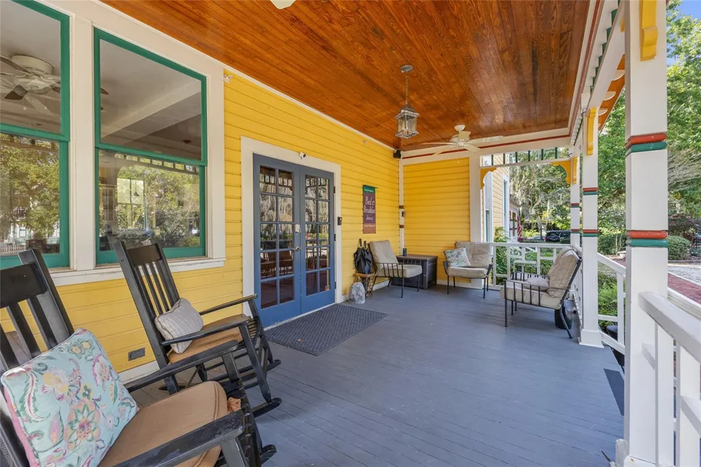 221 SE 7TH STREET Gainesville, FL 32601