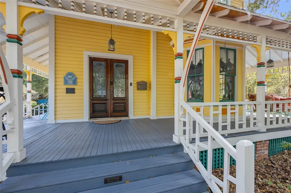 221 SE 7TH STREET Gainesville, FL 32601